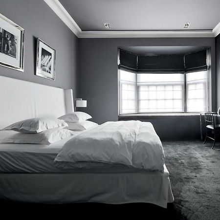 Hotel Odette En Ville Иксел Екстериор снимка