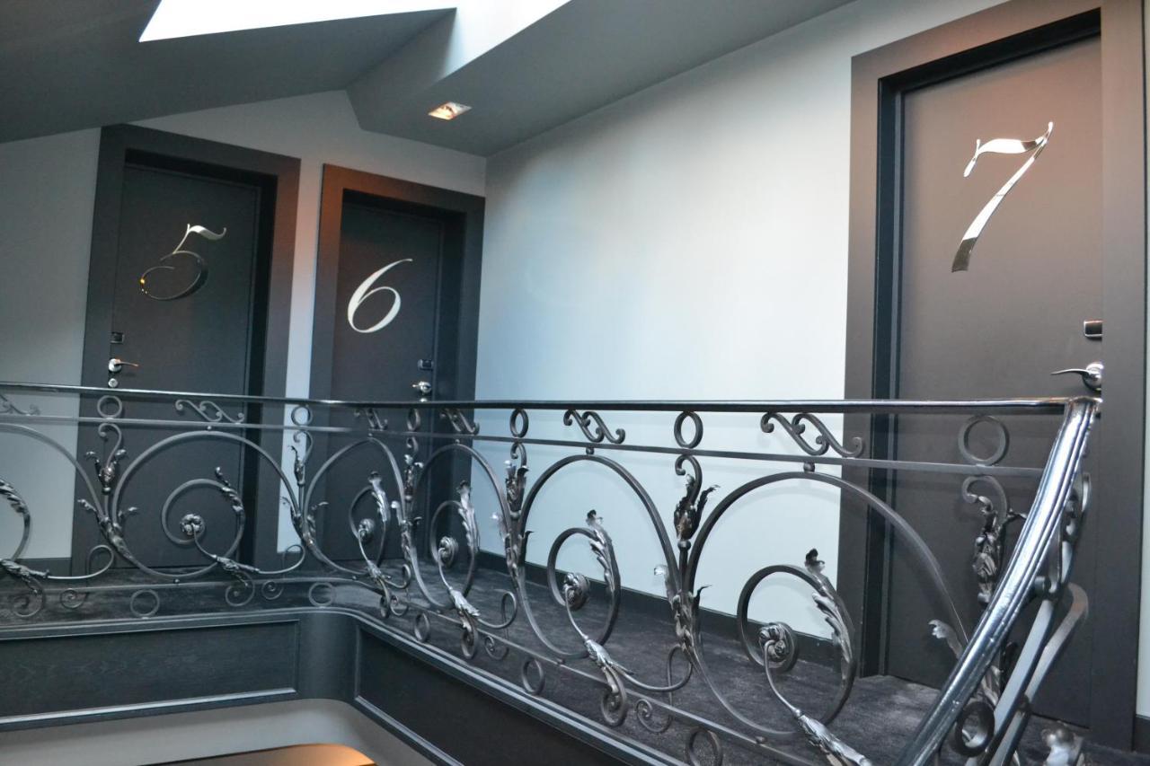 Hotel Odette En Ville Иксел Екстериор снимка