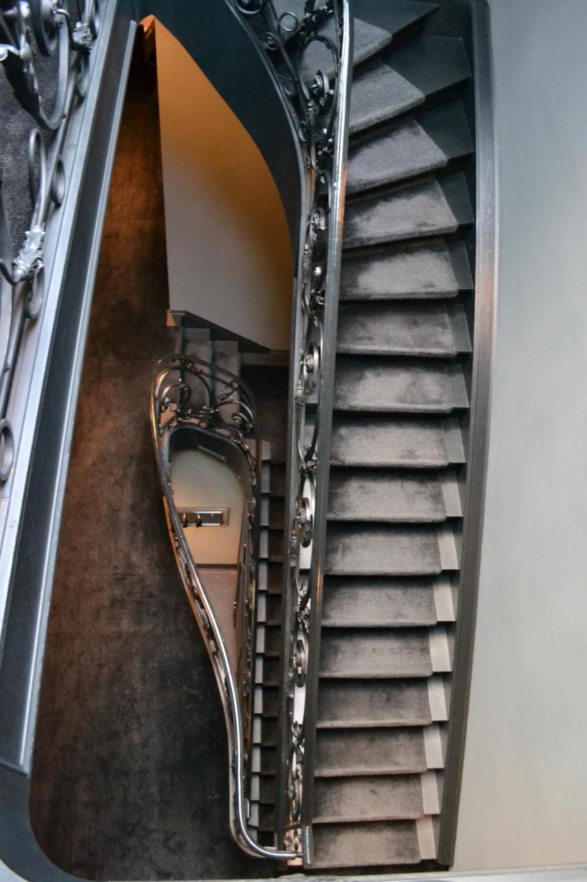 Hotel Odette En Ville Иксел Екстериор снимка