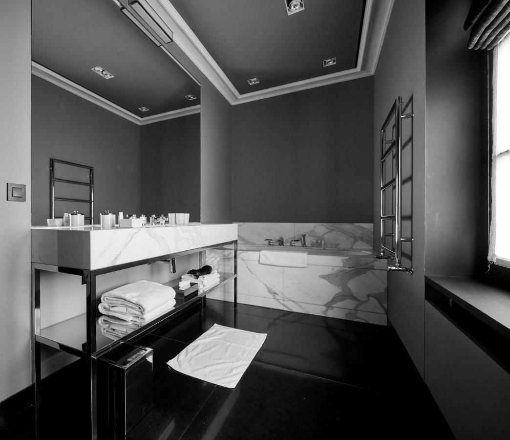 Hotel Odette En Ville Иксел Екстериор снимка