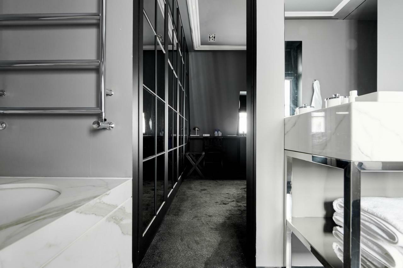 Hotel Odette En Ville Иксел Екстериор снимка