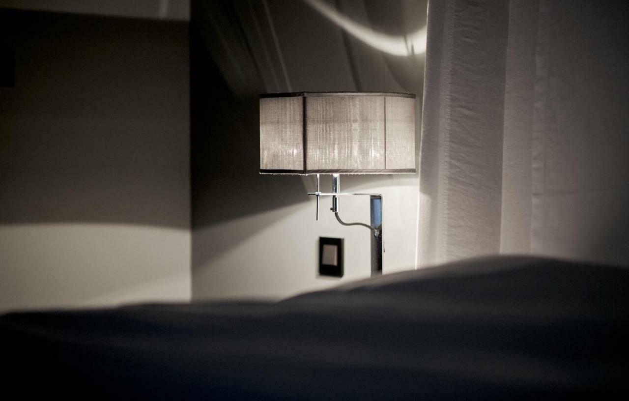 Hotel Odette En Ville Иксел Екстериор снимка