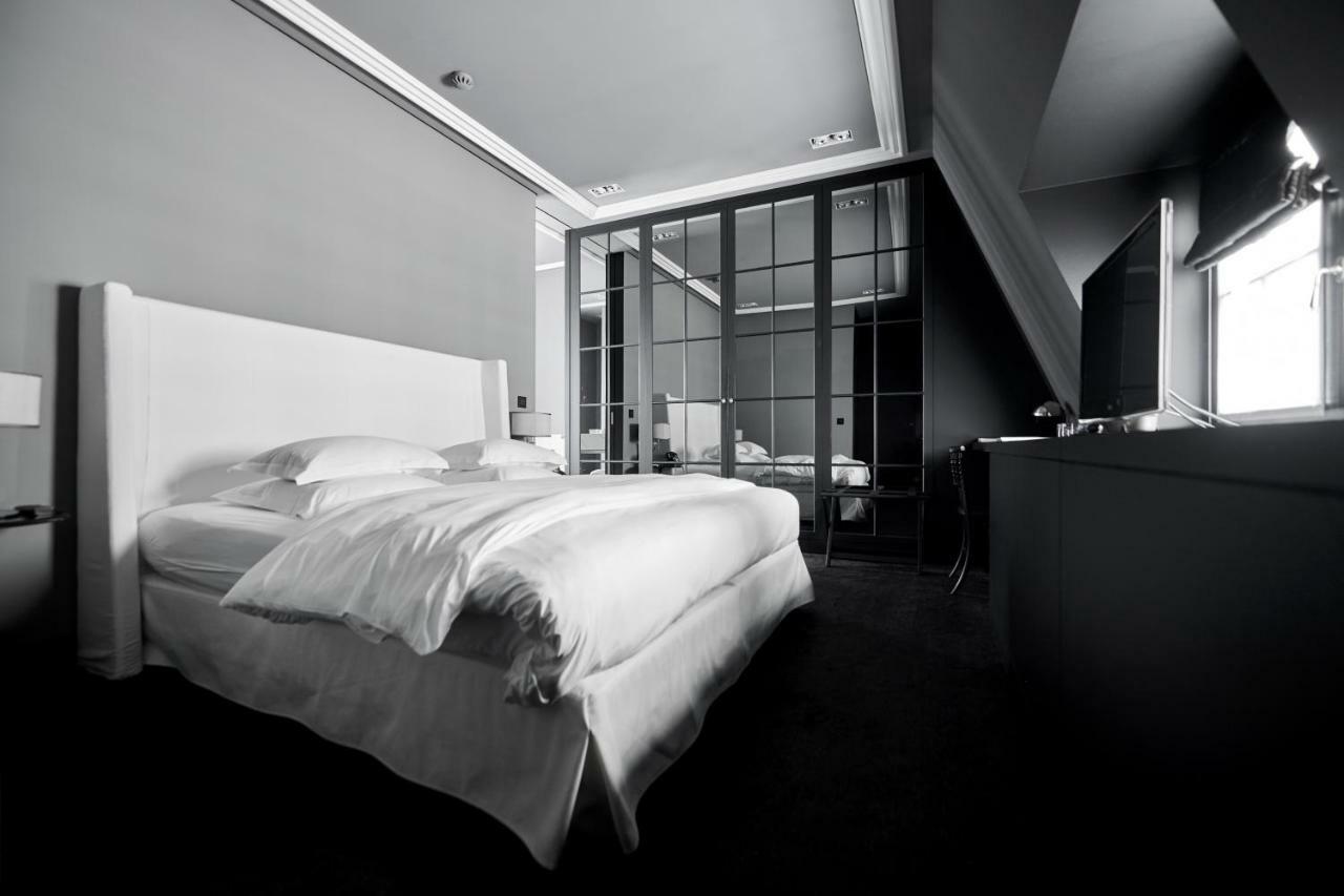 Hotel Odette En Ville Иксел Екстериор снимка