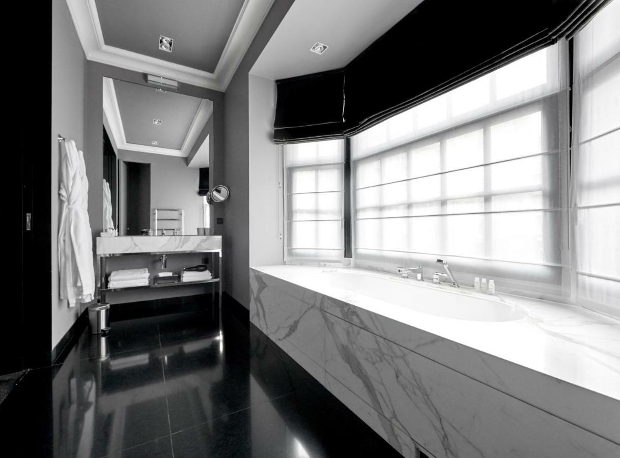 Hotel Odette En Ville Иксел Екстериор снимка