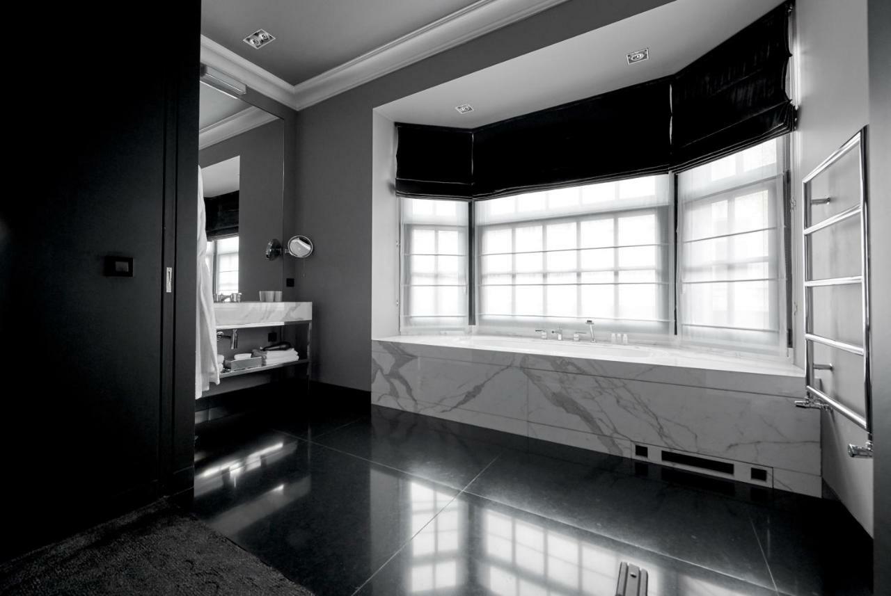 Hotel Odette En Ville Иксел Екстериор снимка